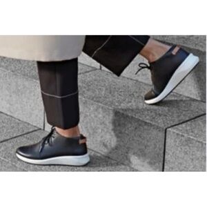 Clarks Unstructured Women's Un Rio Mid - Size 9.5 Black Leather Lace Up Sneaker